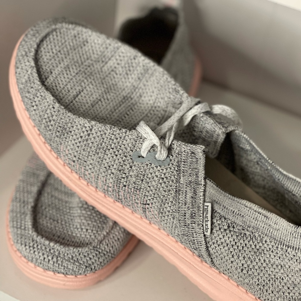 Women’s Hey Dudes, new! Size 11